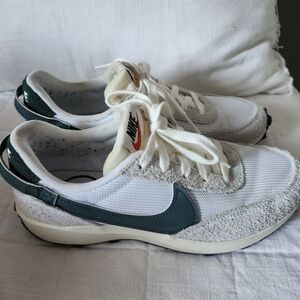 Nike White and Green Sneakers